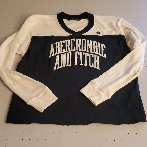 Abercrombie & Fitch Tops - NWOT Abercrombie and fitch long sleeve